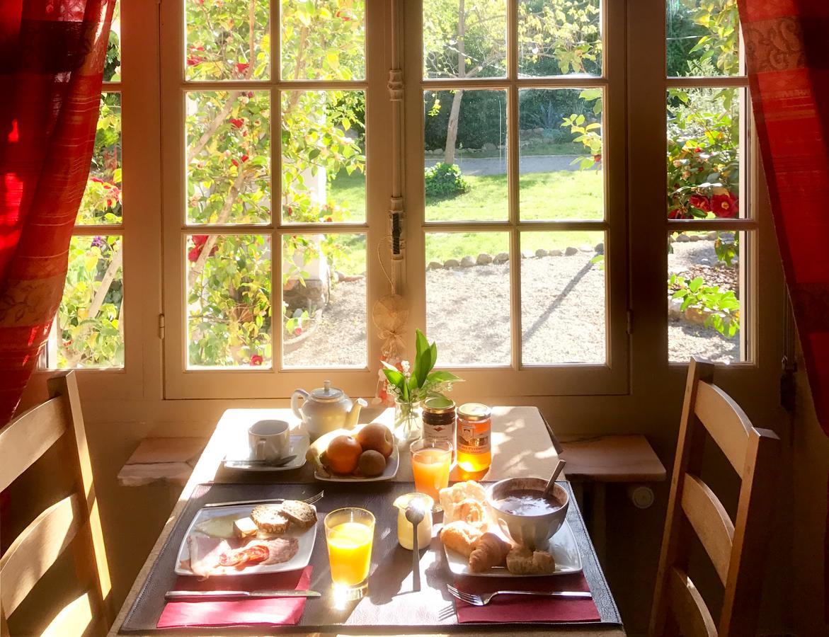 La Villa Du Parc Прад Екстериор снимка