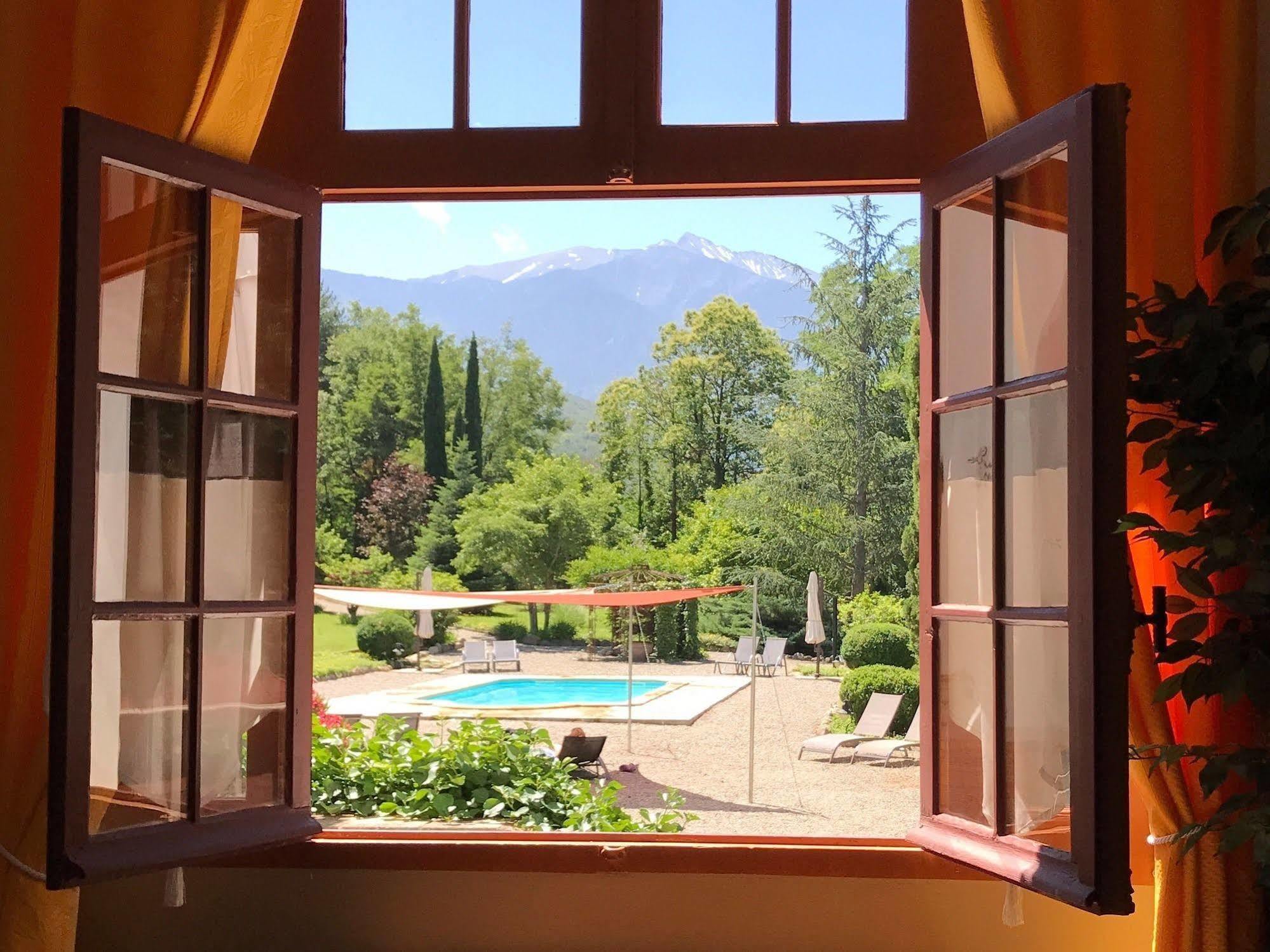La Villa Du Parc Прад Екстериор снимка